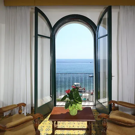 Lido Mediterranee فندق تاورمينا