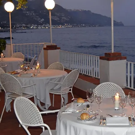 فندق Lido Mediterranee تاورمينا